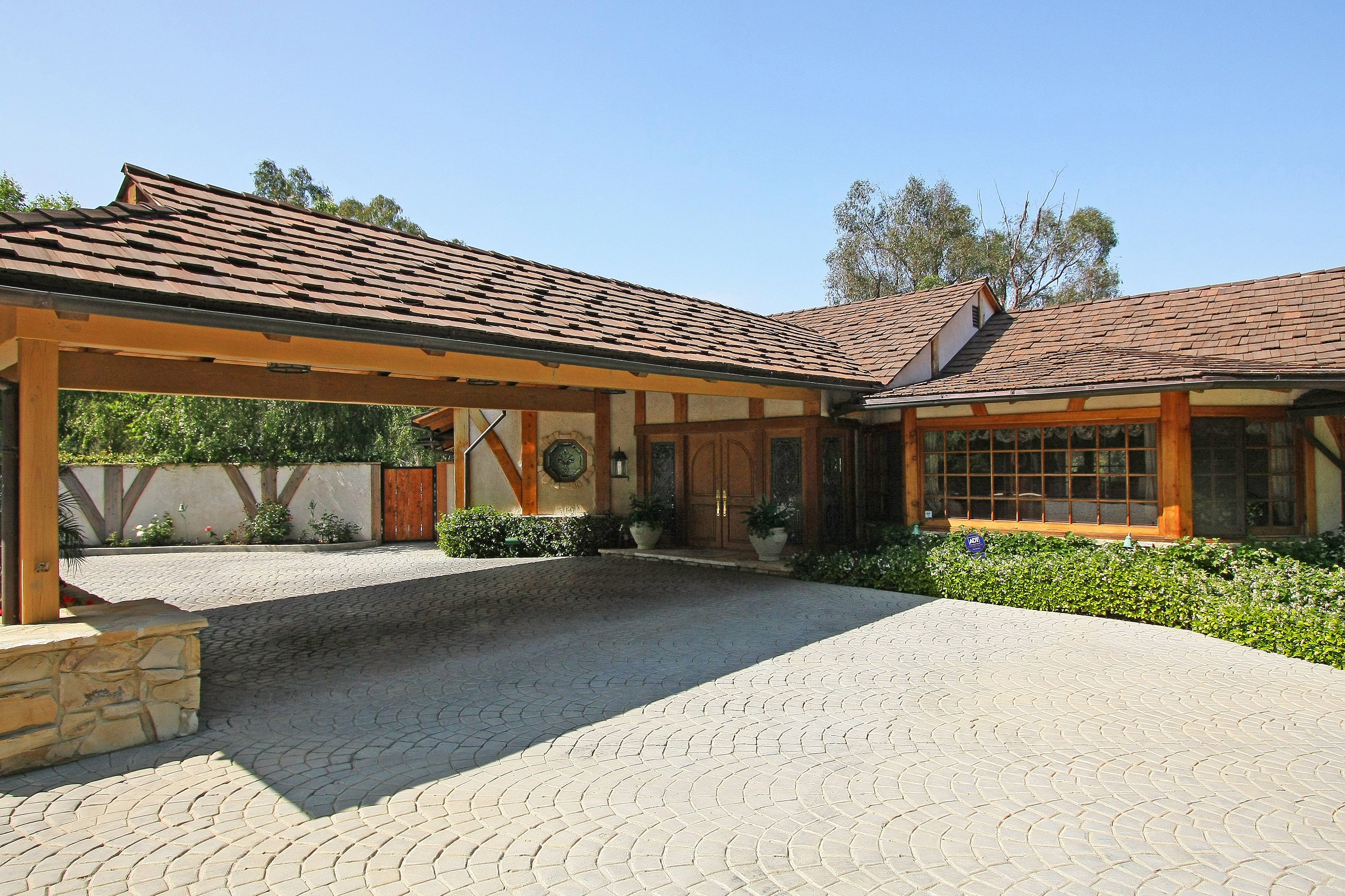 Fryman Canyon Estates