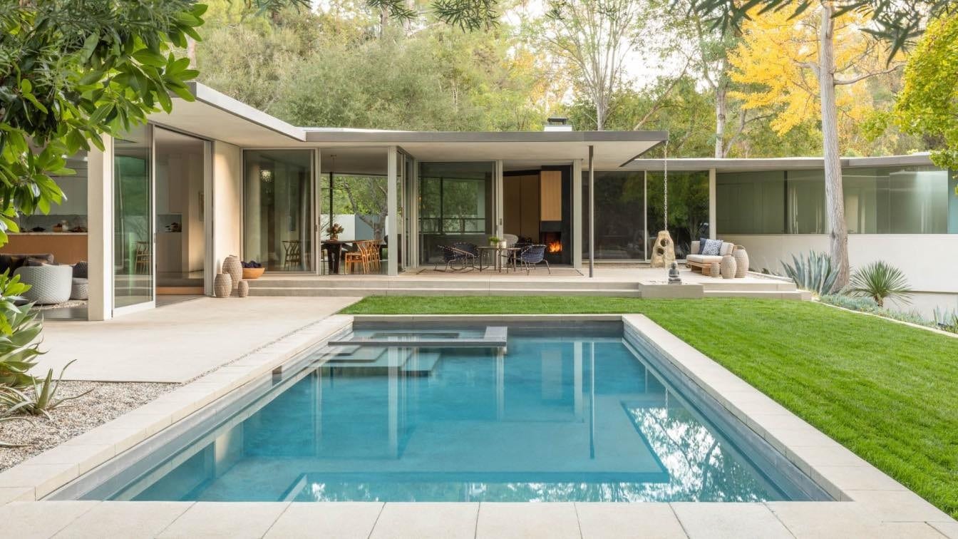 Architect-designed contemporary residence in Fryman Canyon Estates